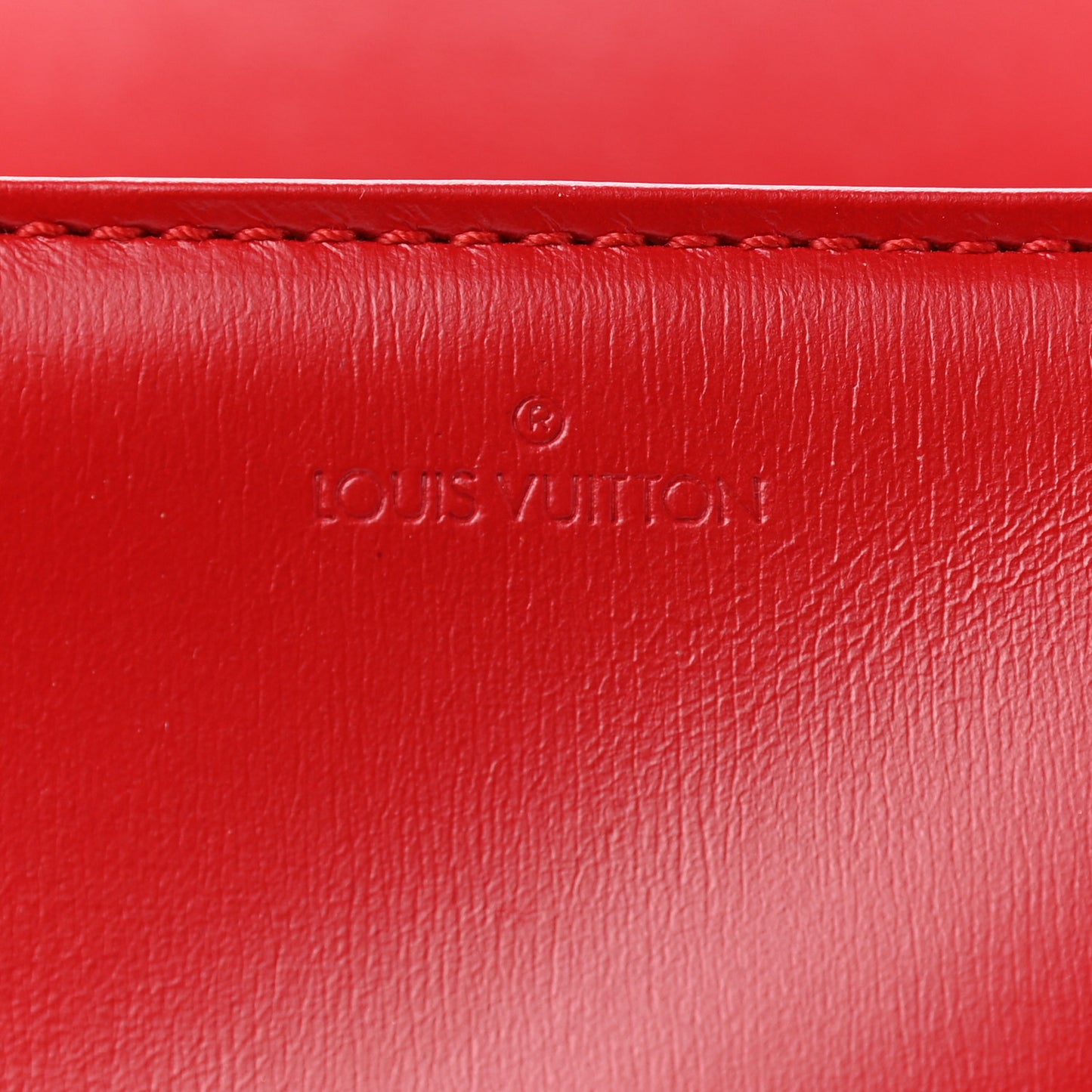 Epi Opera Pochette Egee Clutch Rouge