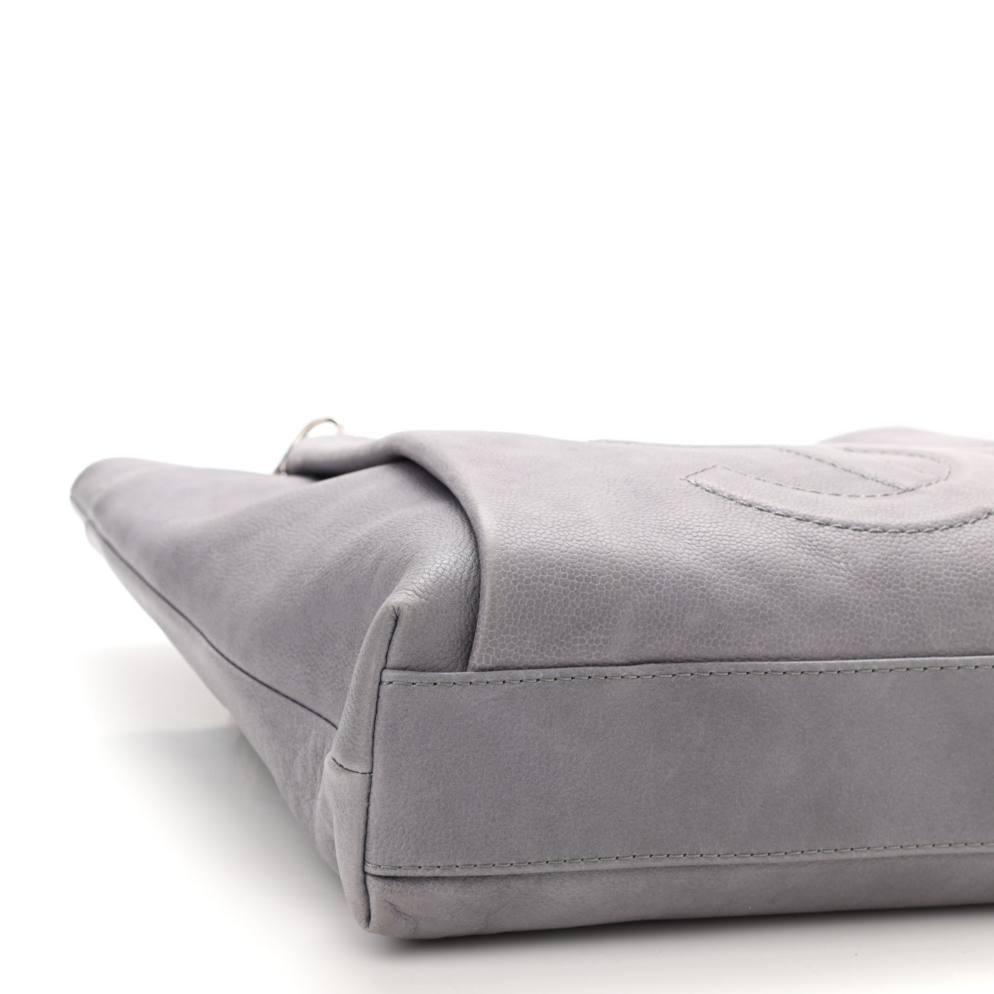 Caviar Large CC Tuck Tote Grey