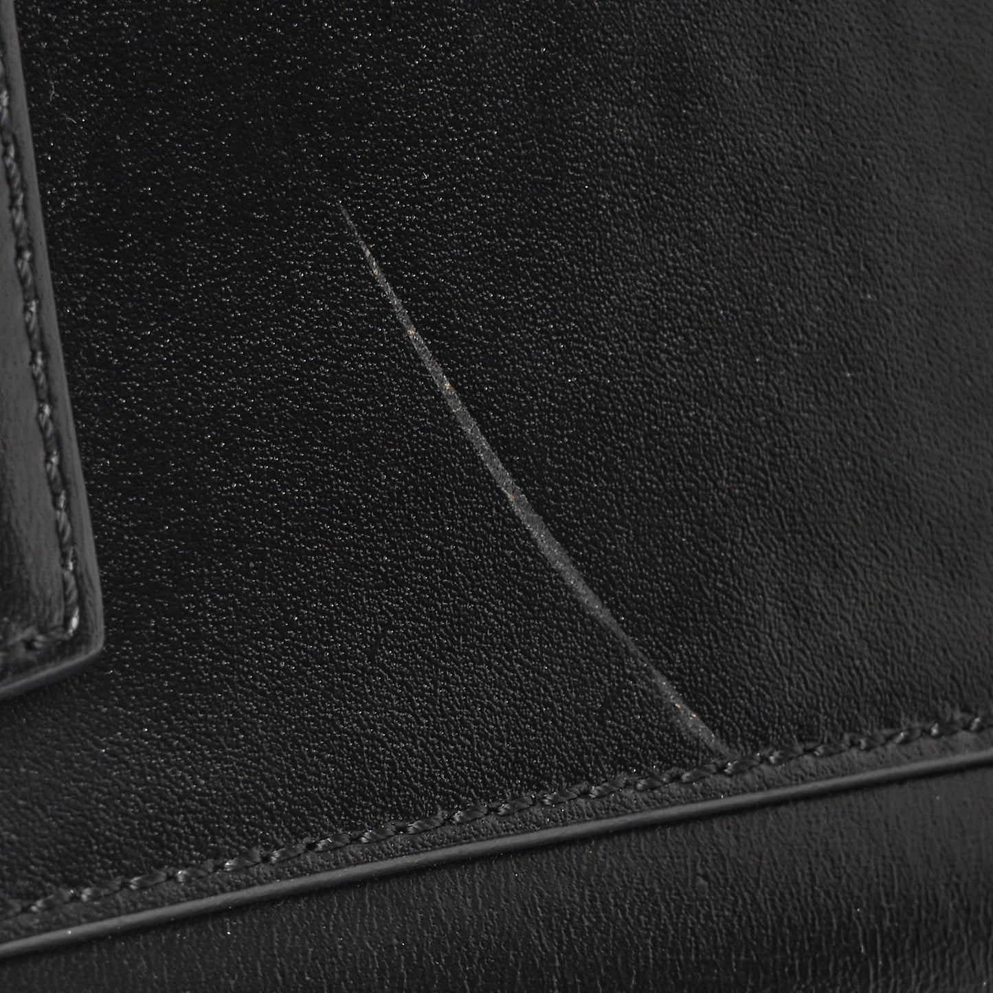 Shiny Lord Calfskin Medium Antigona Black