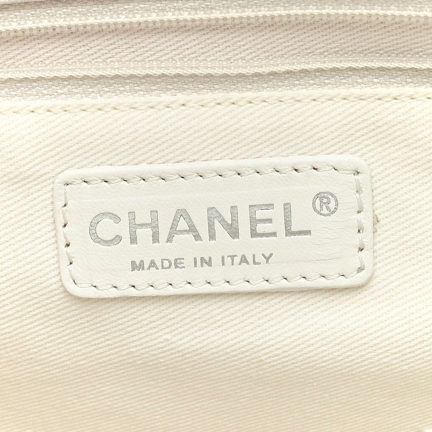 Caviar Quilted Grand Shopping Tote GST White