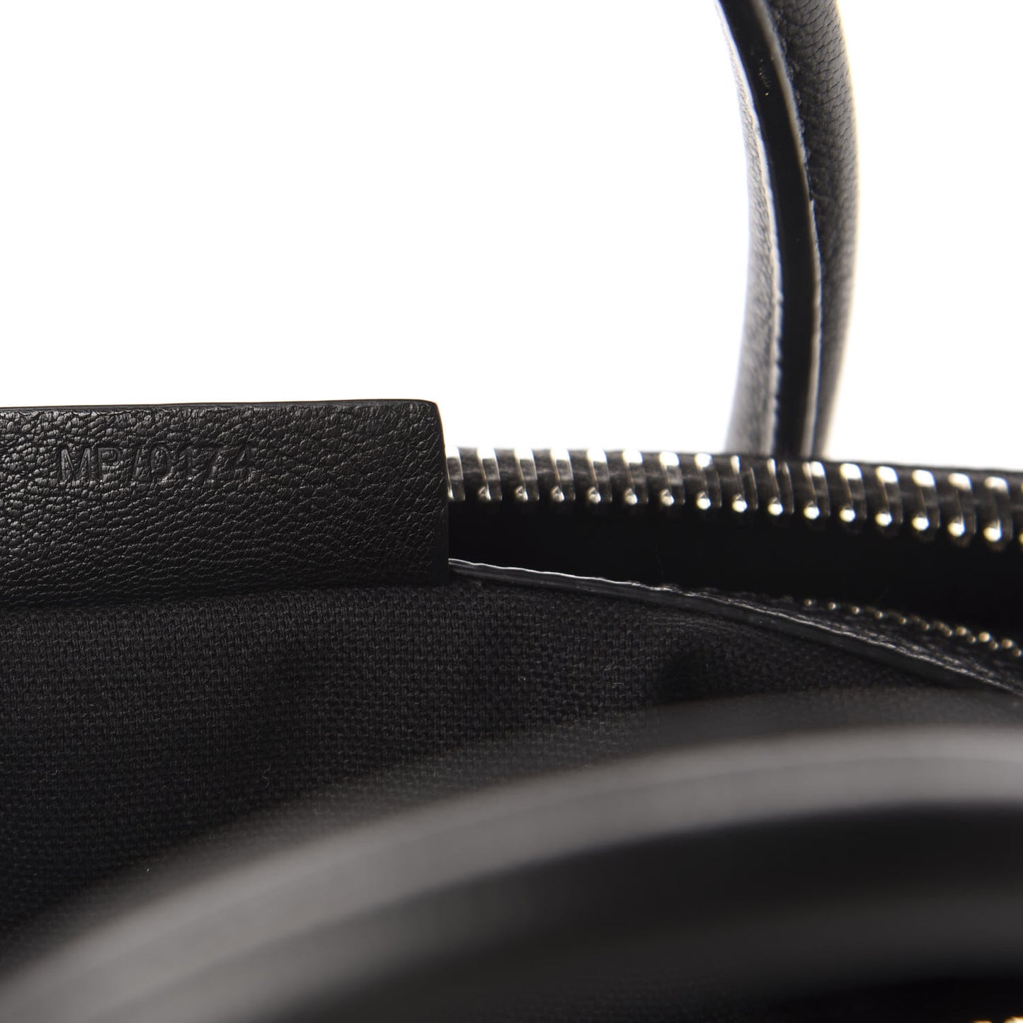 Sugar Goatskin Medium Antigona Black