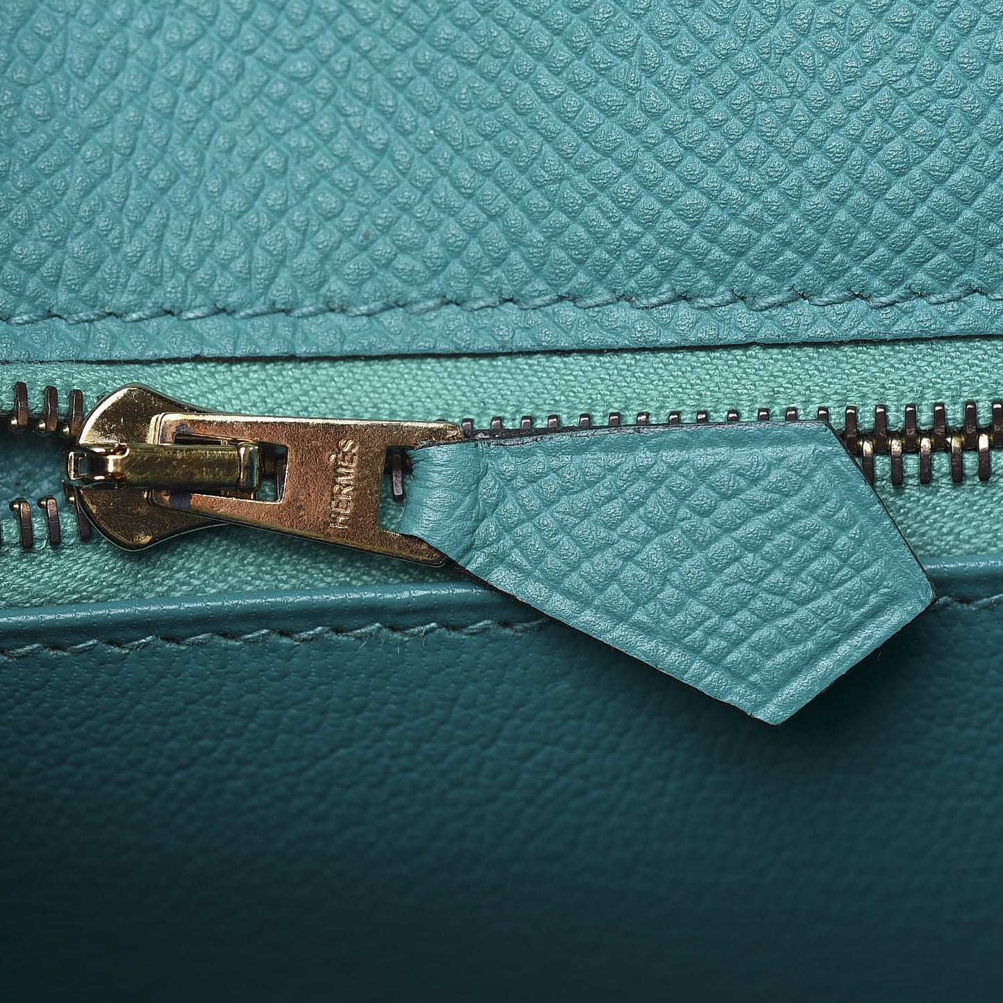 Epsom Kelly Sellier 28 Bleu Paon