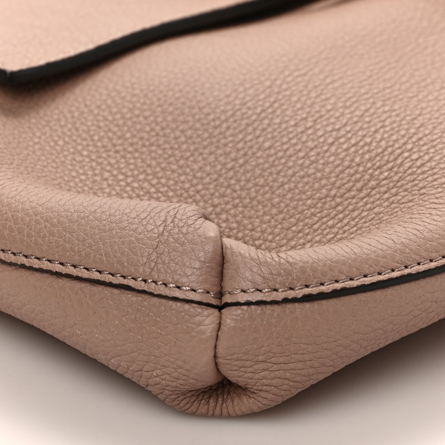 Pebbled Calfskin Medium VRing Chain Shoulder Bag Poudre