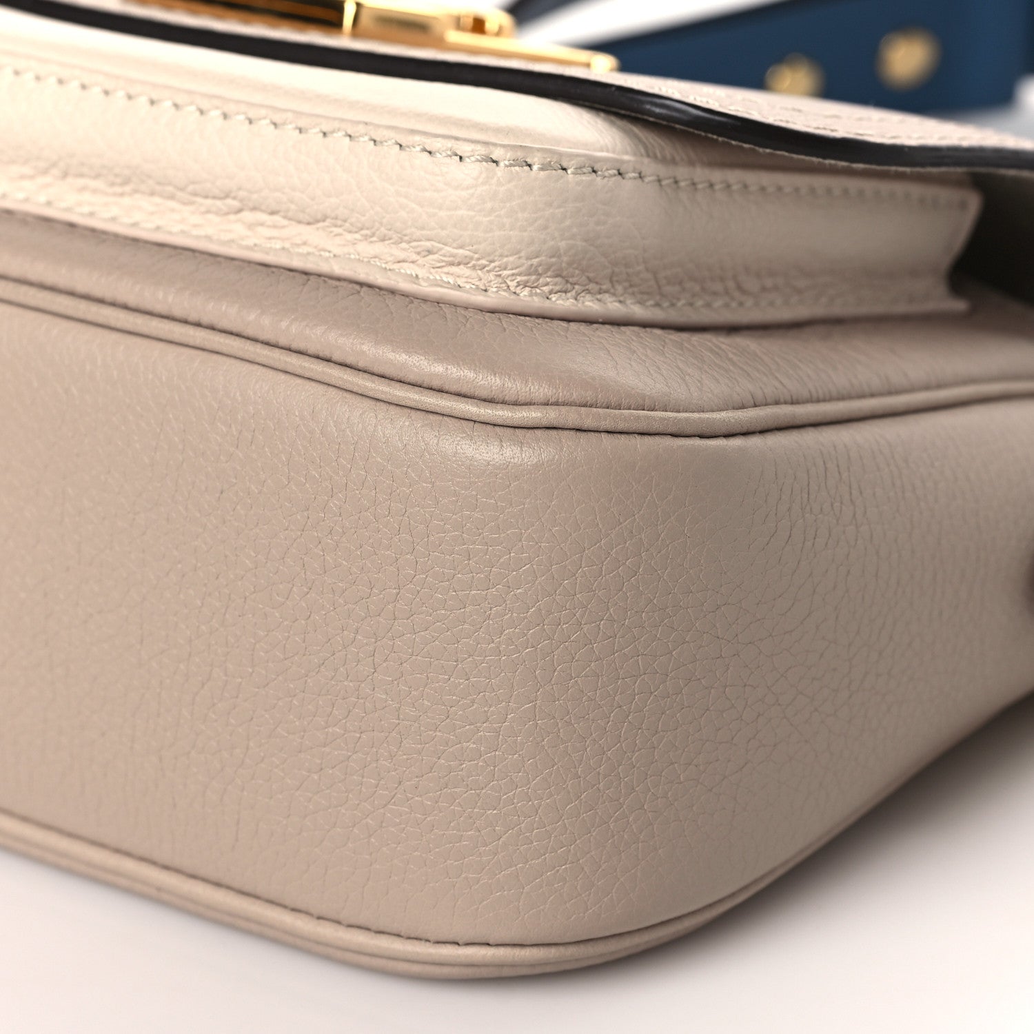 Louis Vuitton Grained Calfskin Lockme Tender Greige 8 of 9