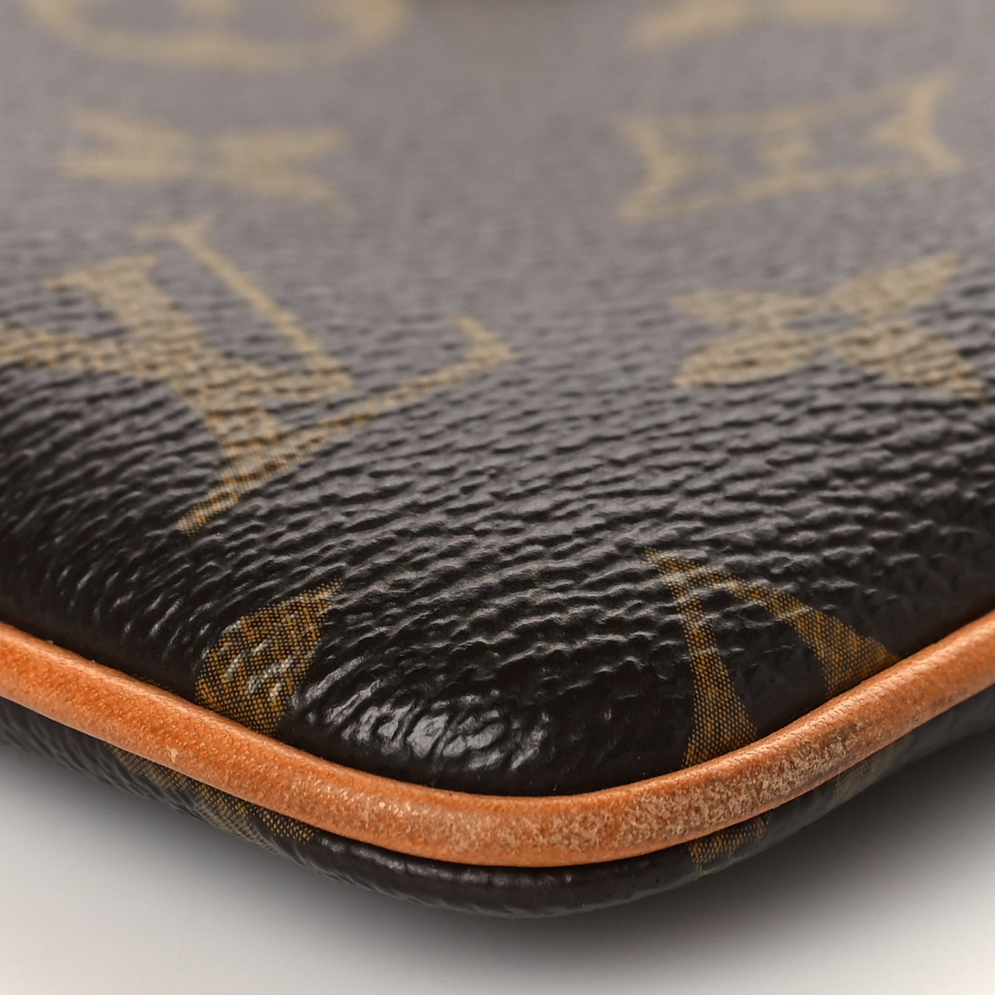 Monogram Pochette Milla MM