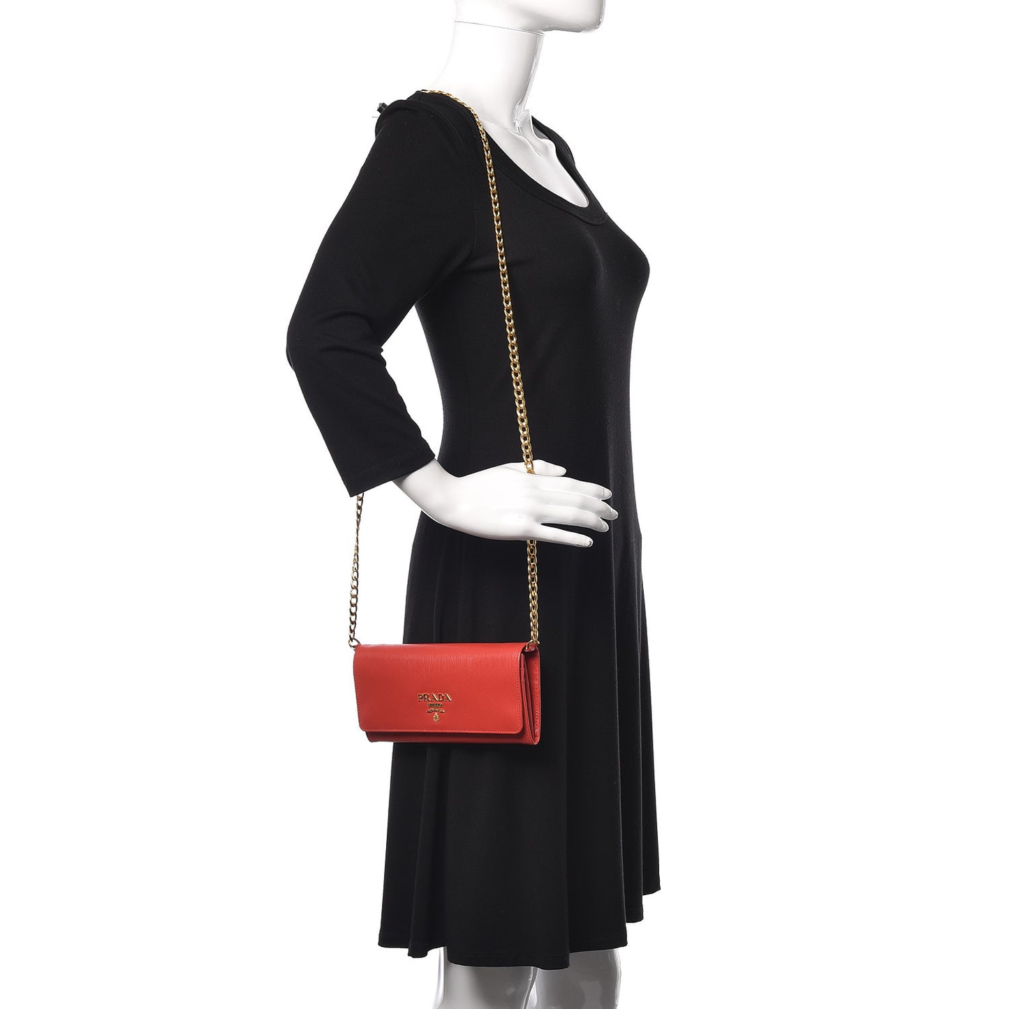 Vitello Move Metal Oro Chain Wallet Lacca