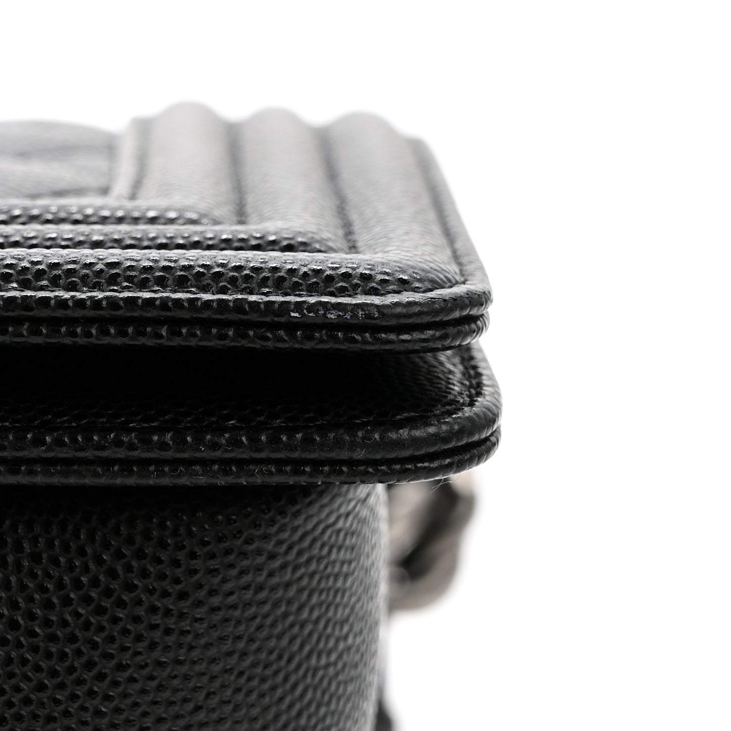 Caviar Quilted Medium Boy Flap Black