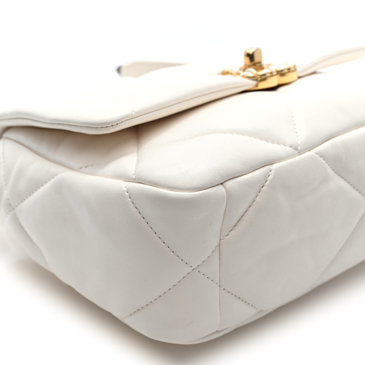 Goatskin Quilted Medium Chanel 19 Flap White