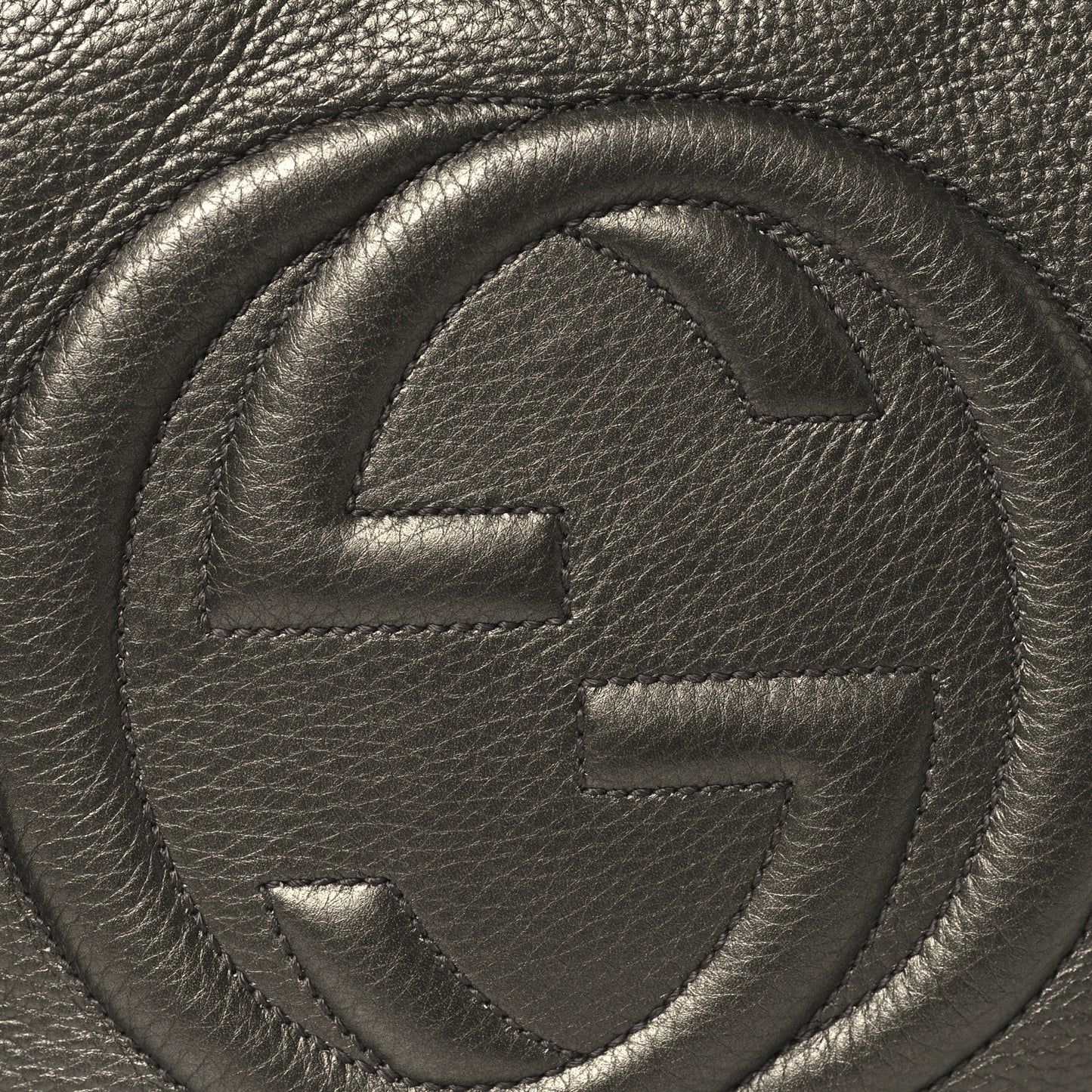 Metallic Pebbled Calfskin Medium Soho Chain Shoulder Bag Sasso