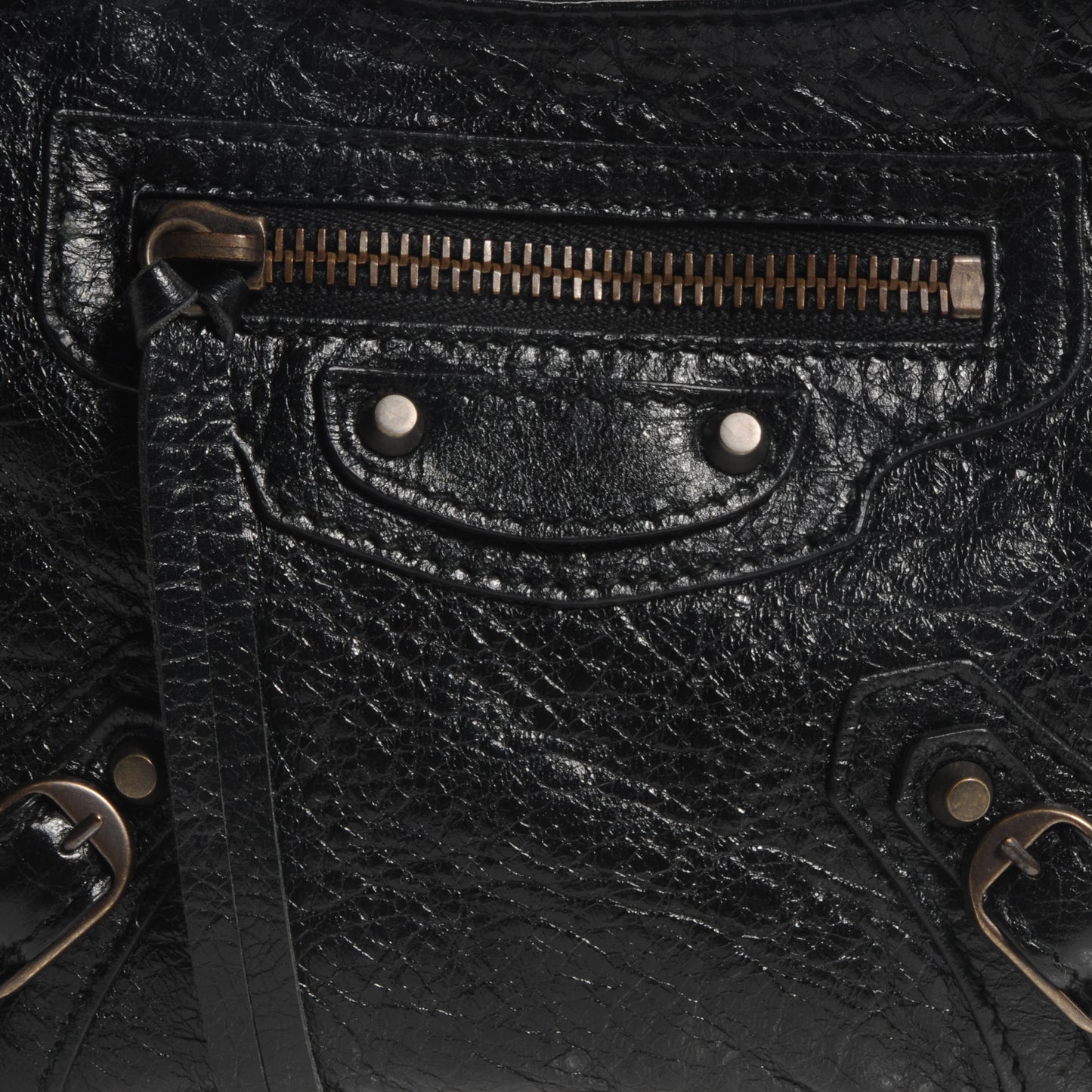 Agneau Classic Hardware Date Black