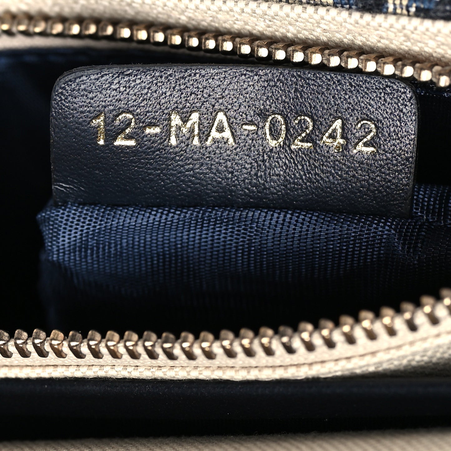 Oblique Saddle Chain Pouch Blue