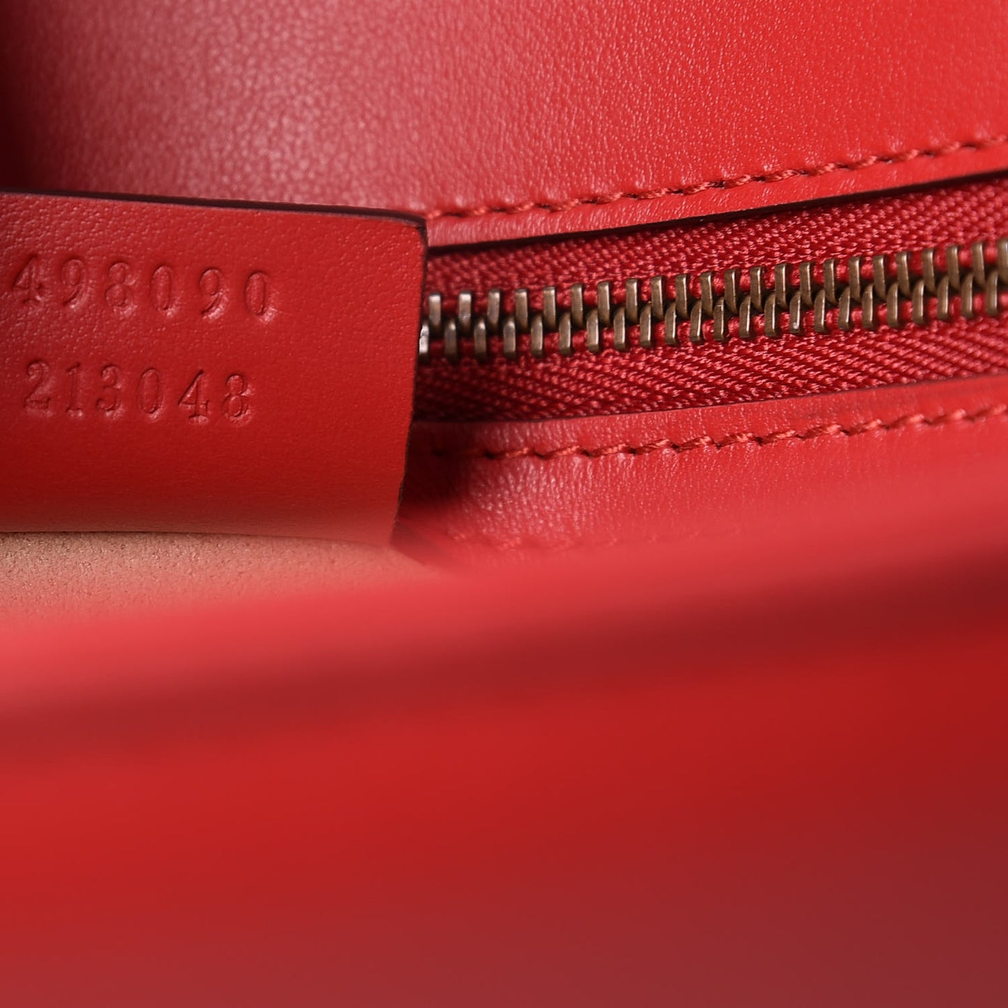 Calfskin Matelasse Large GG Marmont Shoulder Bag Hibiscus Red