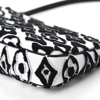 Louis Vuitton X UF Tufted Monogram Pochette Accessories White Black 7 of 11