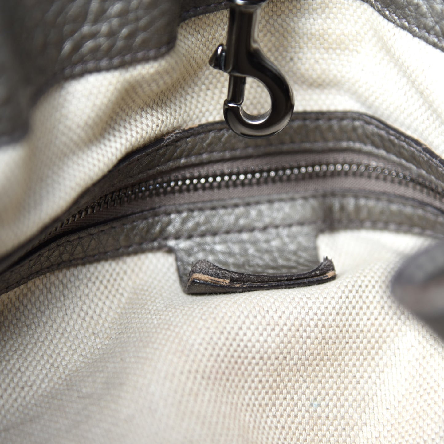 Metallic Pebbled Calfskin Medium Soho Chain Shoulder Bag Sasso