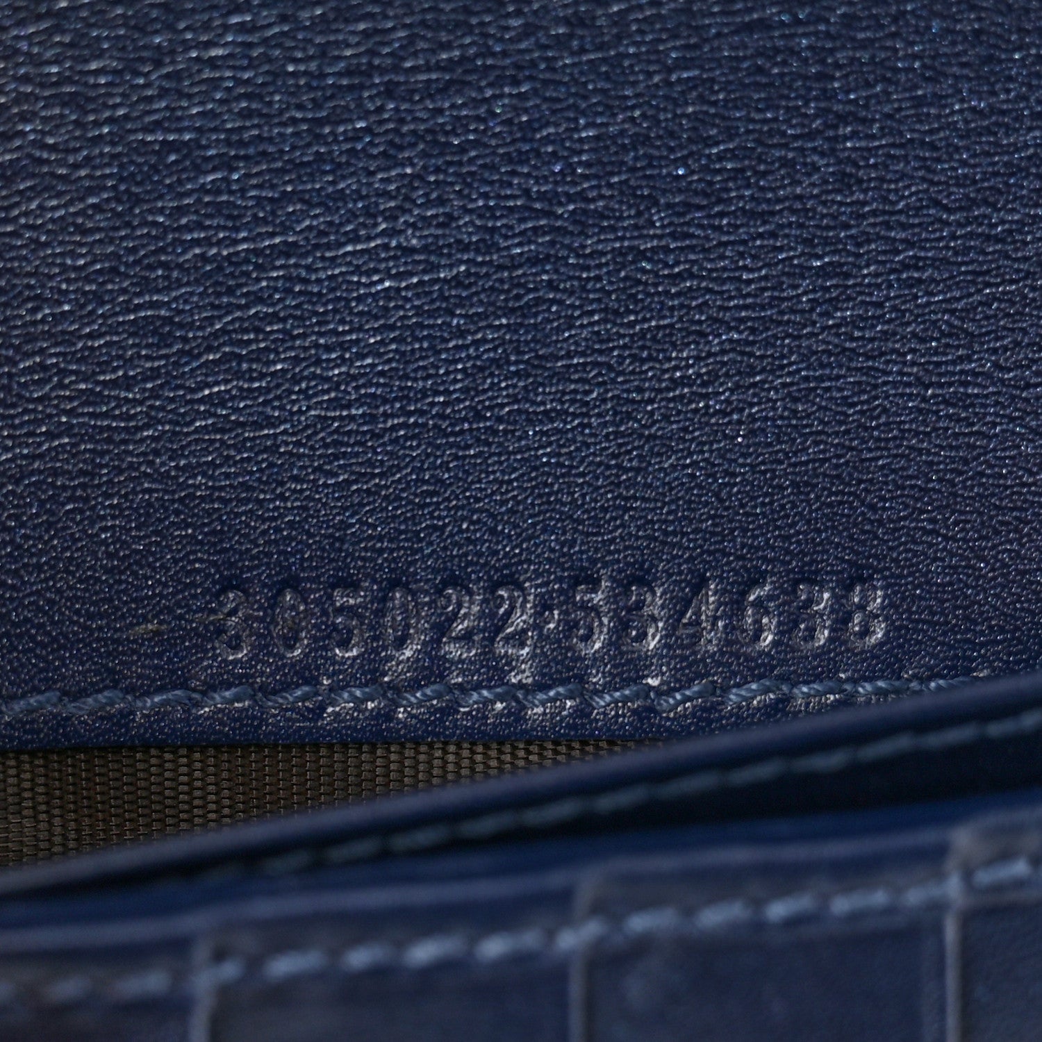 Gucci Metallic Patent Microguccissima Signature Chain Wallet Navy 8 of 12