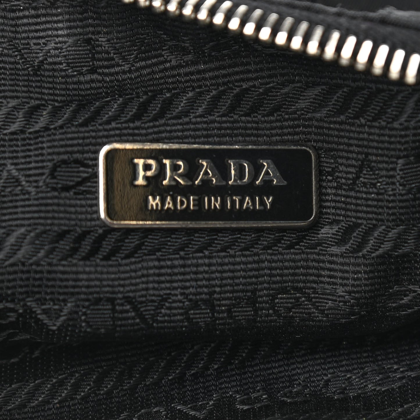 Tessuto Nylon Impunturato Quilted Chain Pochette Black