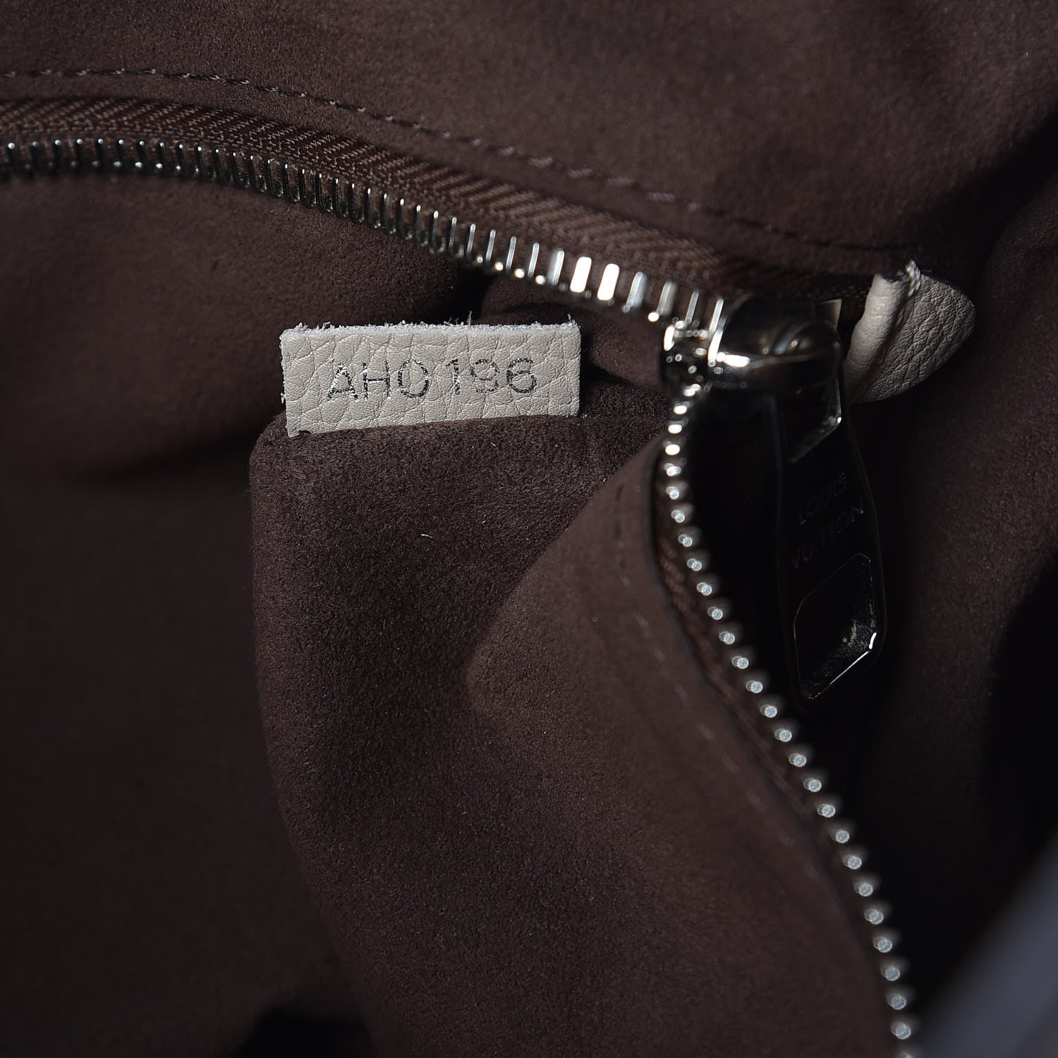 Louis Vuitton Mahina Babylone PM Galet 9 of 14