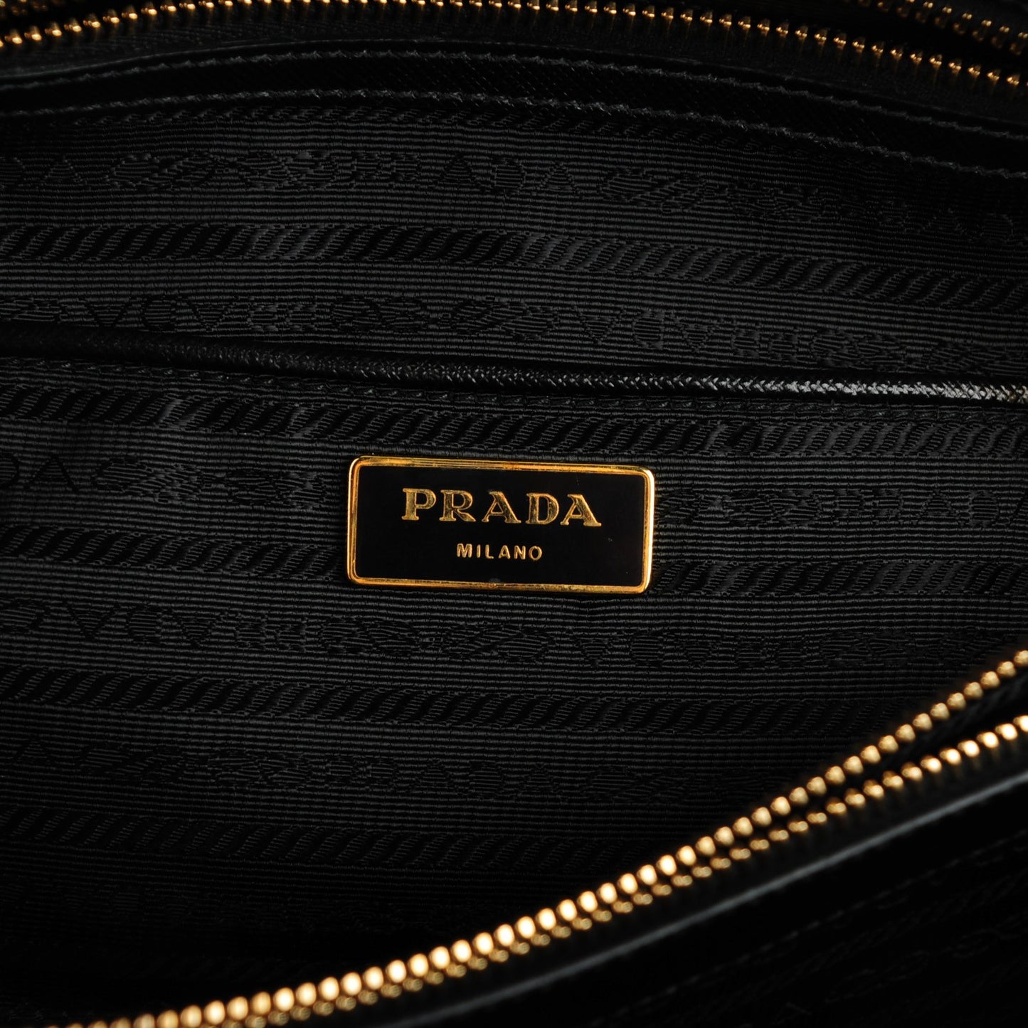 Saffiano Lux Medium Promenade Tote Black