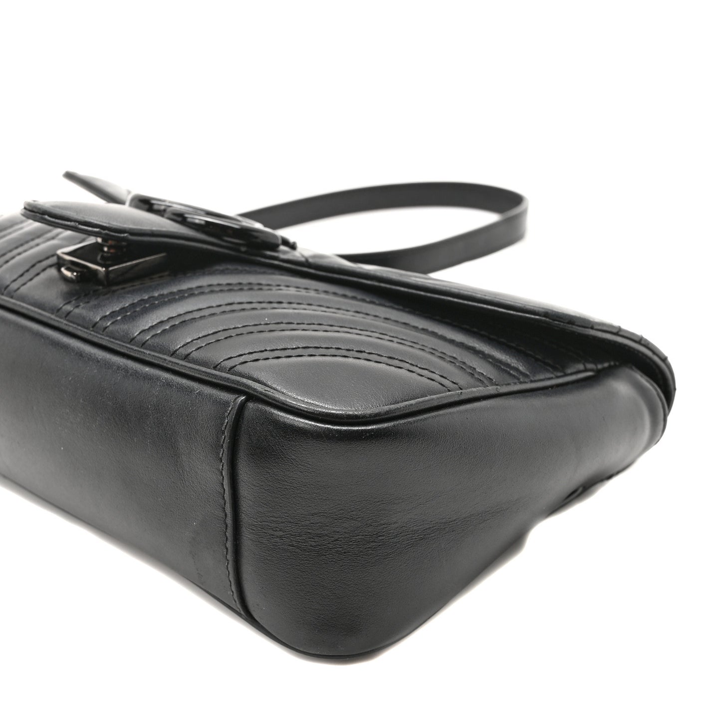 Calfskin Matelasse Monochrome Medium GG Marmont Shoulder Bag Black