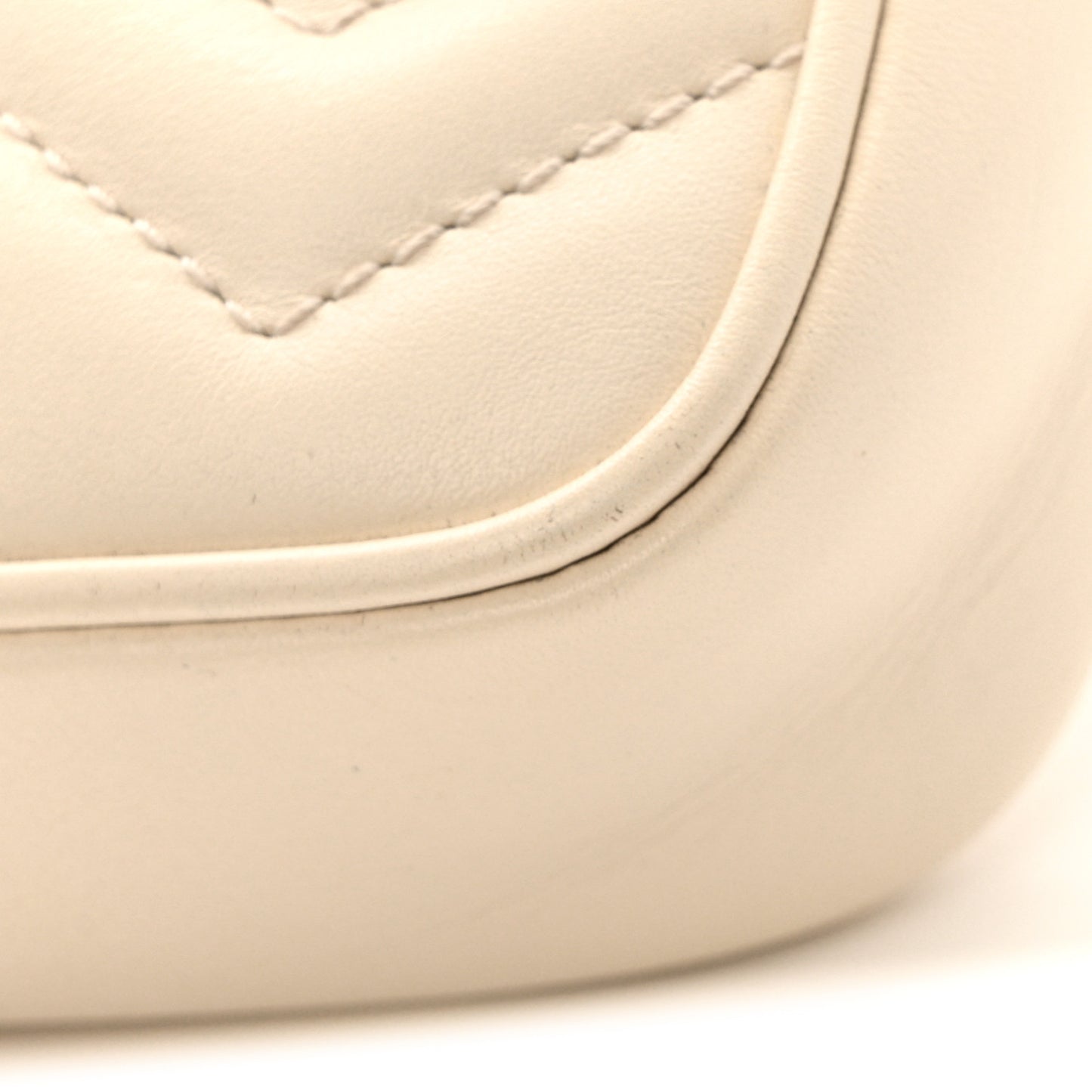 Calfskin Matelasse Super Mini GG Marmont Shoulder Bag White