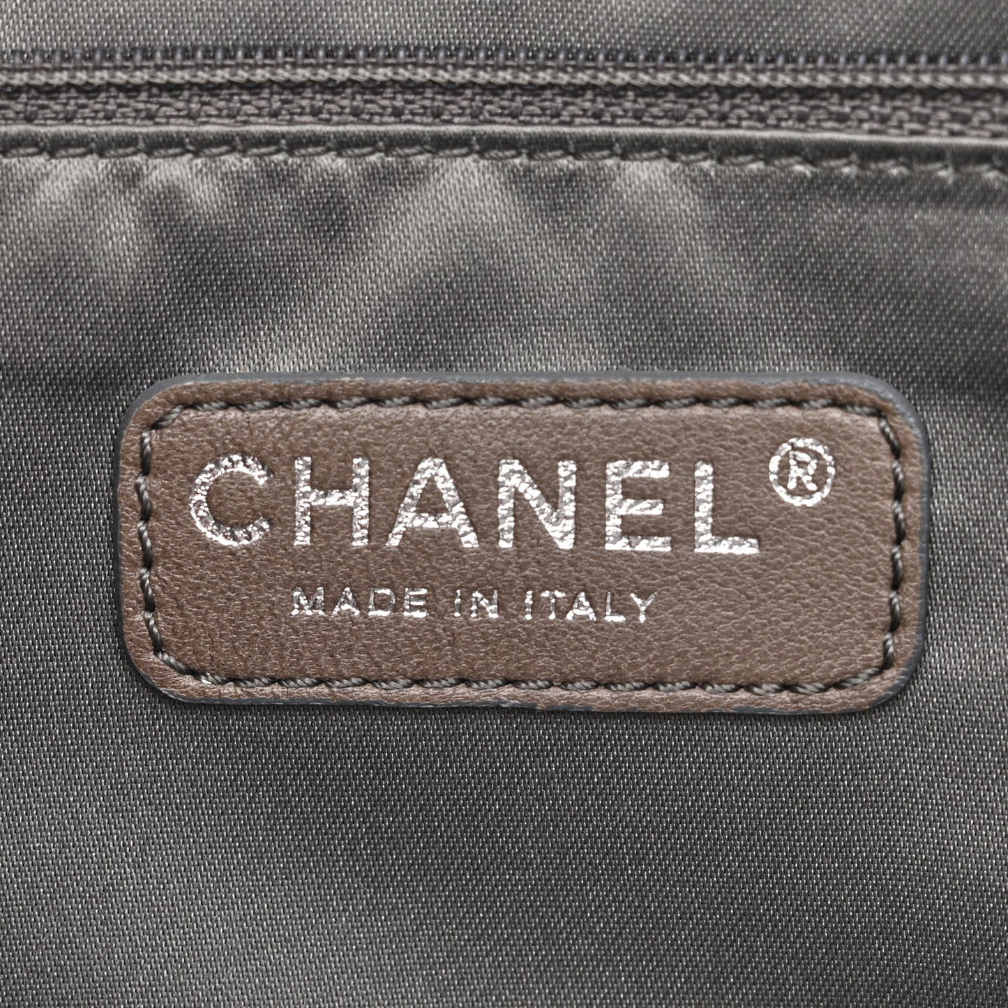 Vinyl Large Ice Cube Flap Silver