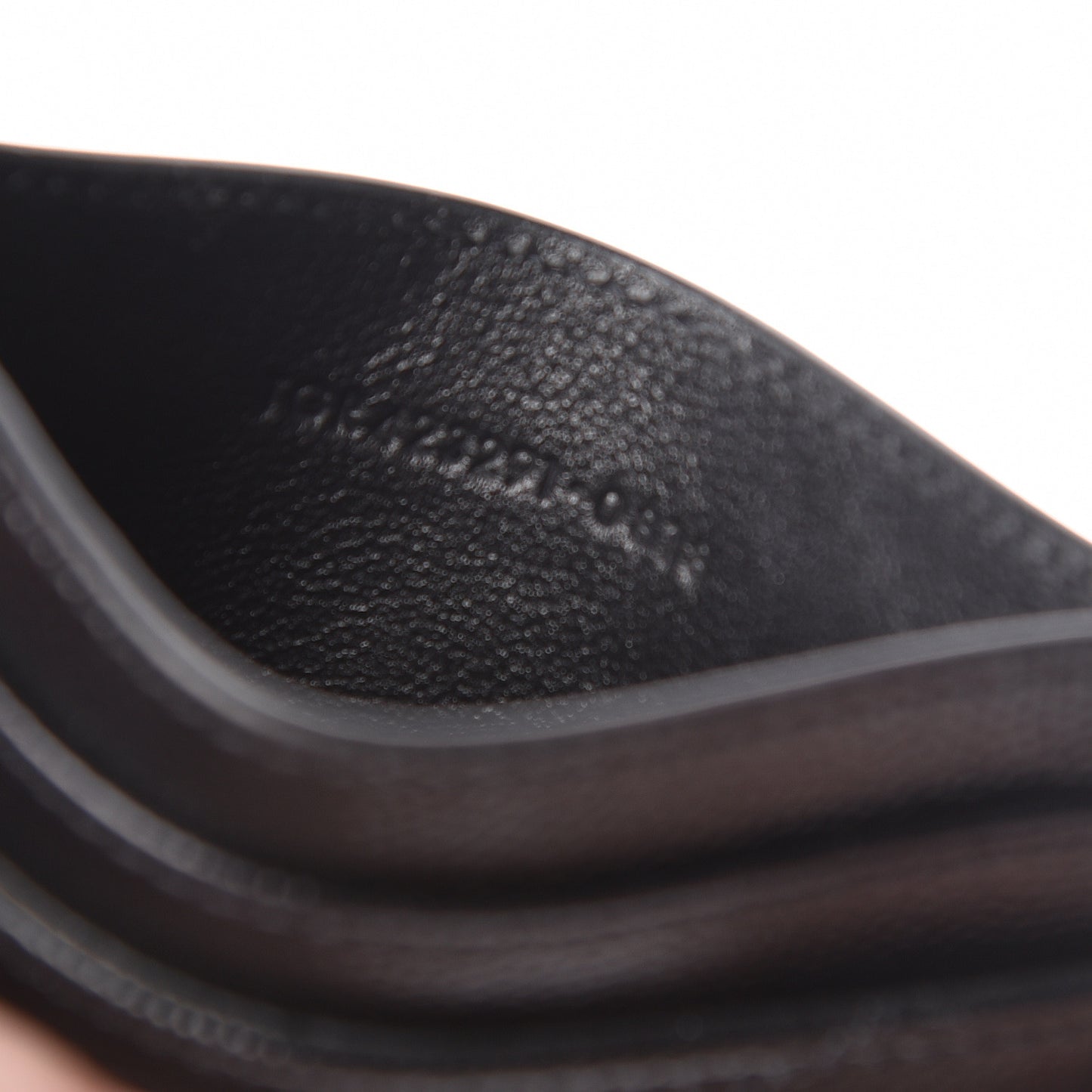 Grain De Poudre Matelasse Chevron Monogram Credit Card Case Black