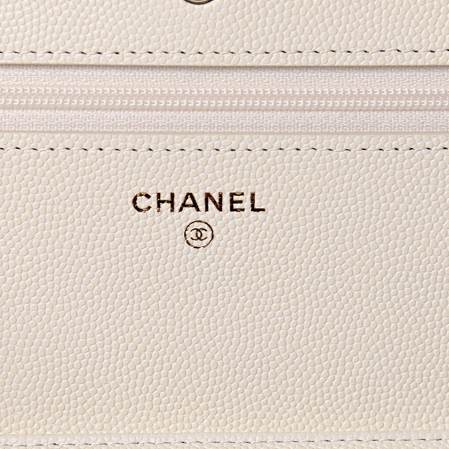 Caviar Quilted Wallet On Chain WOC White