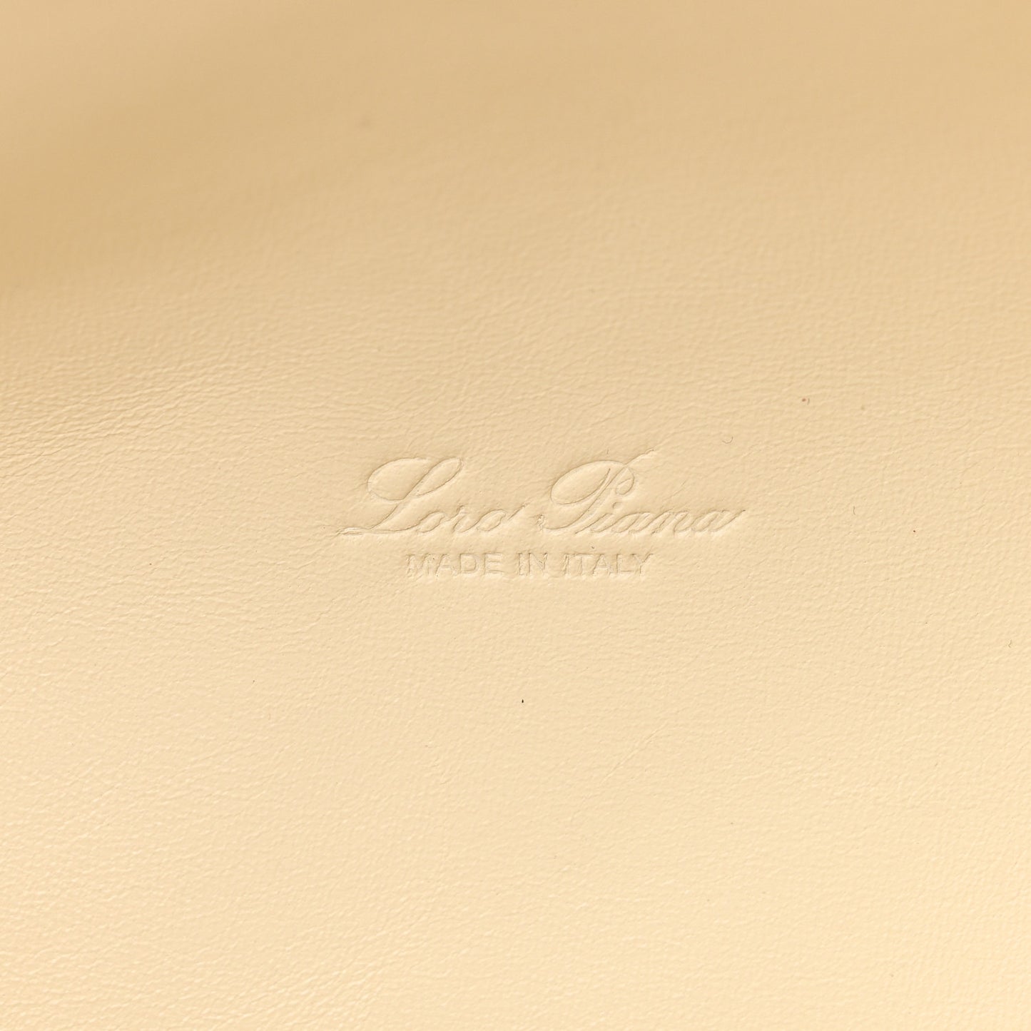 Grained Calfskin Extra Pocket L27 Whisper White