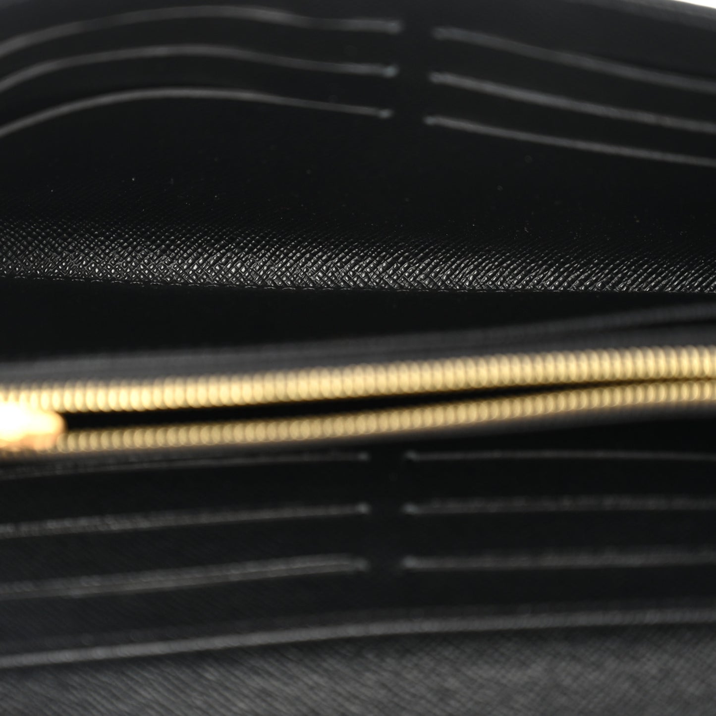 Epi Twist Wallet Black