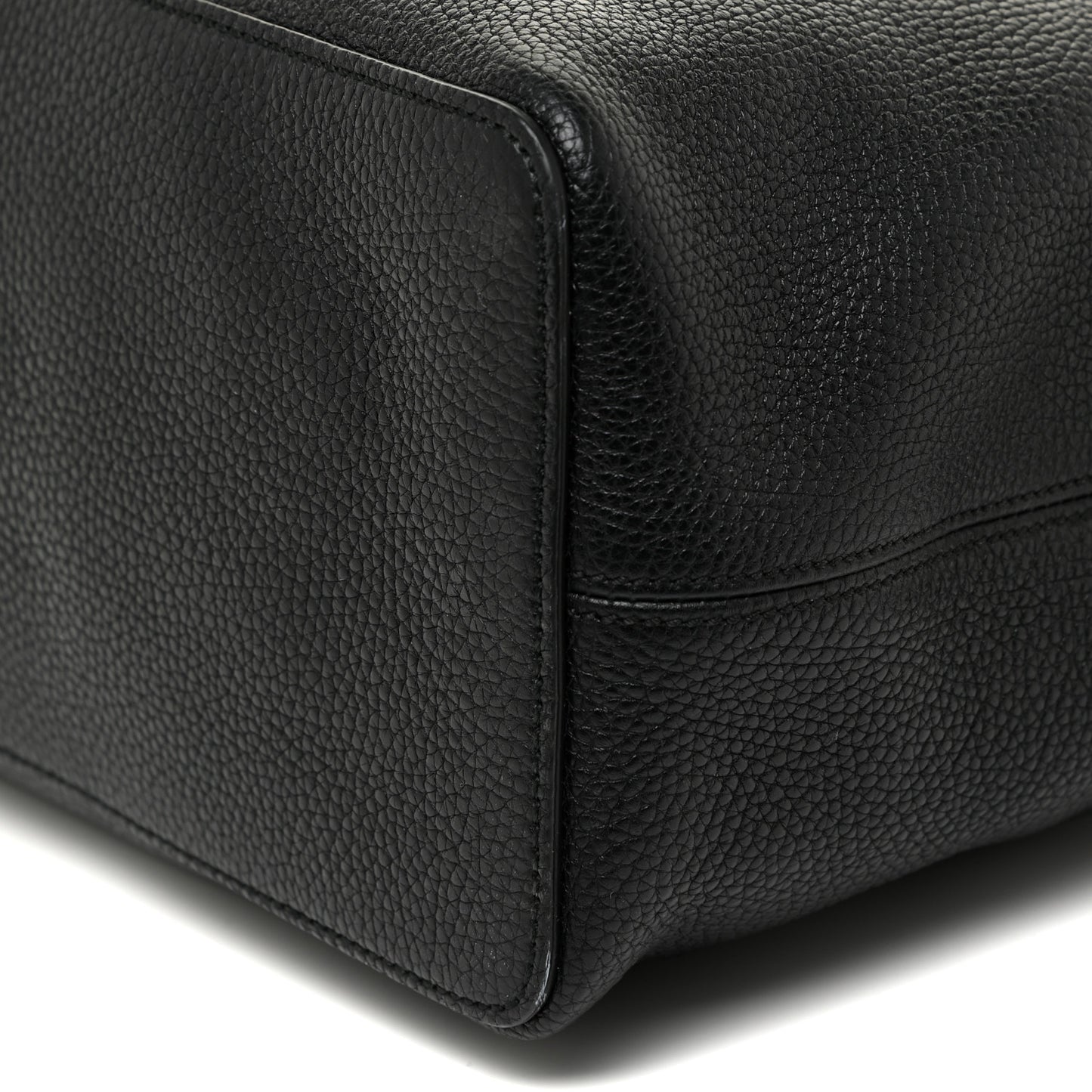 Pebbled Calfskin Large Soho Hobo Black