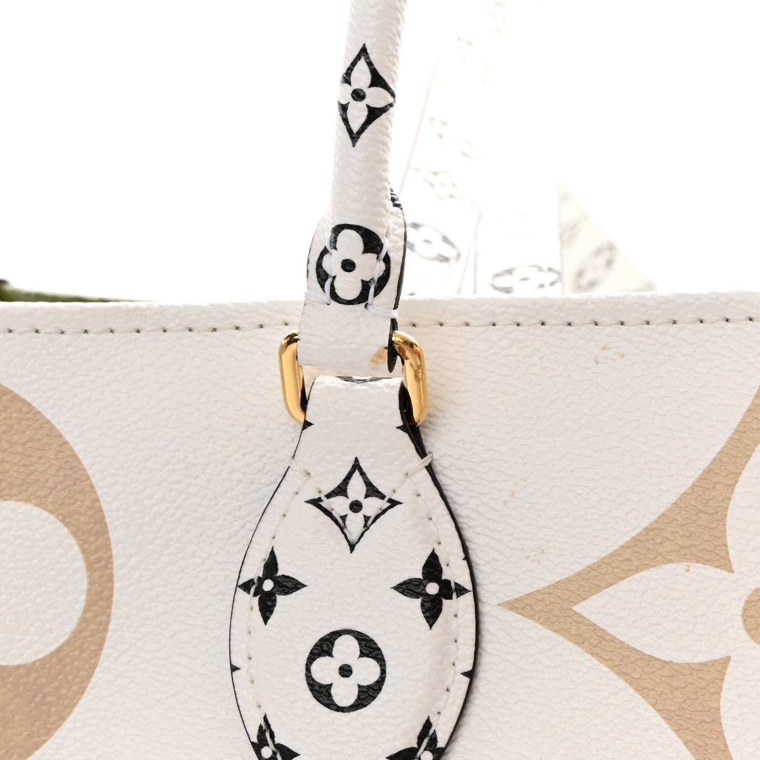 Louis Vuitton Monogram Giant Onthego GM Kaki Beige 11 of 14