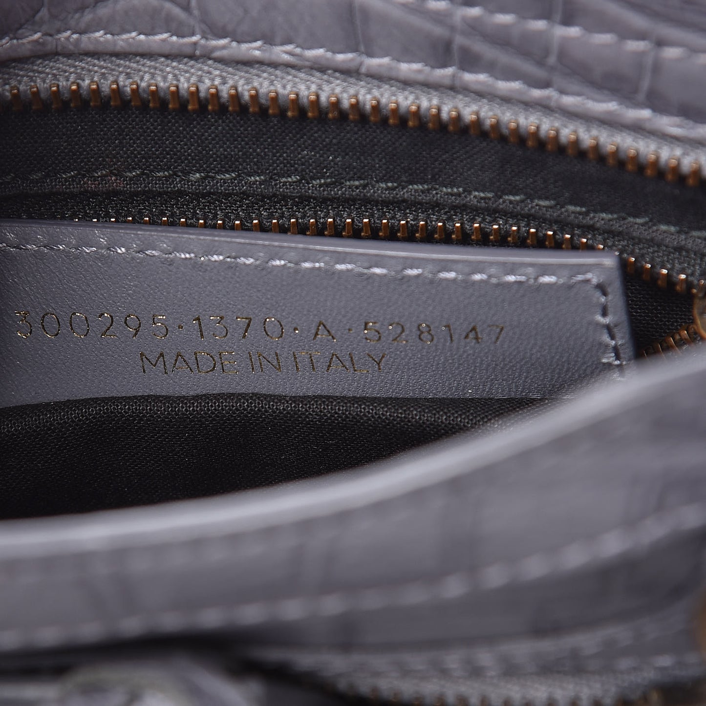 Calfskin Crocodile Embossed Classic Hardware Mini City Gris Beton
