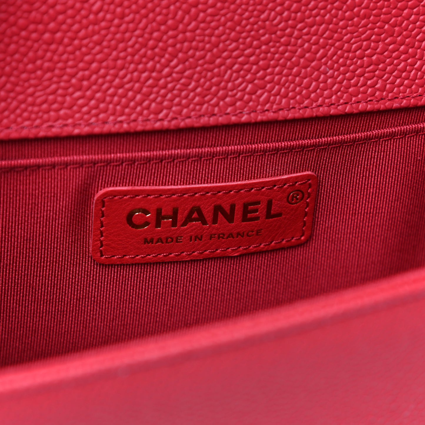 Caviar Quilted Medium Boy Flap Red