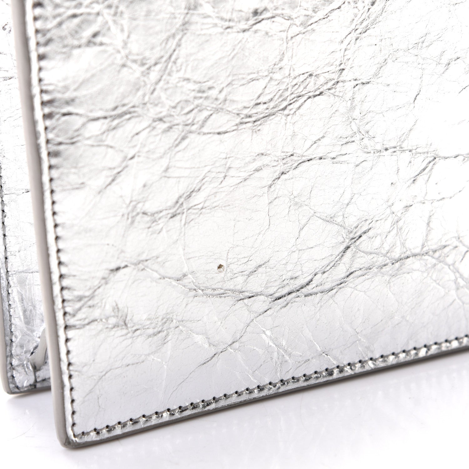 Saint Laurent Metallic Crackled Calfskin Kate Monogram Tassel Chain Wallet Argento 5 of 7