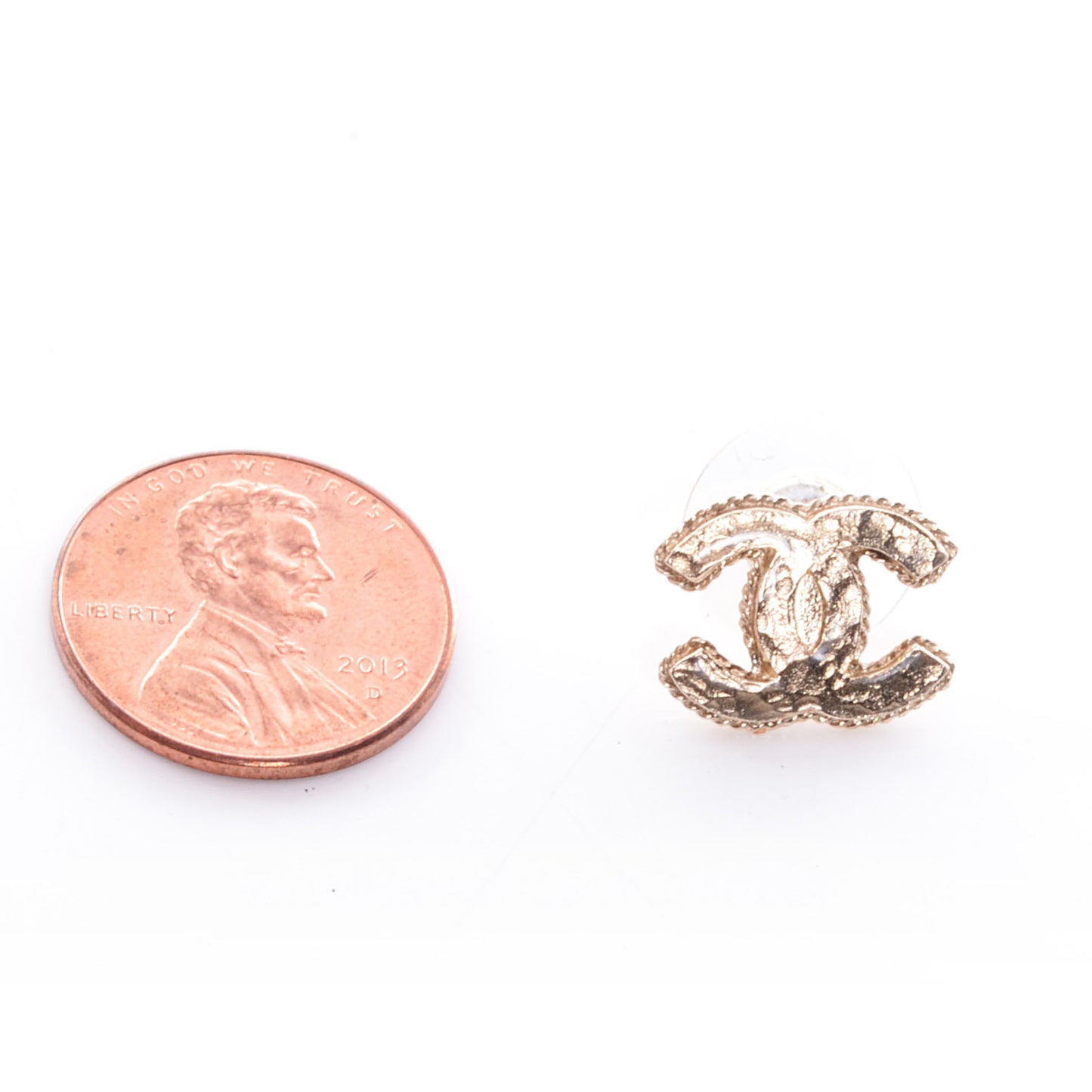 Hammered CC Earrings Gold