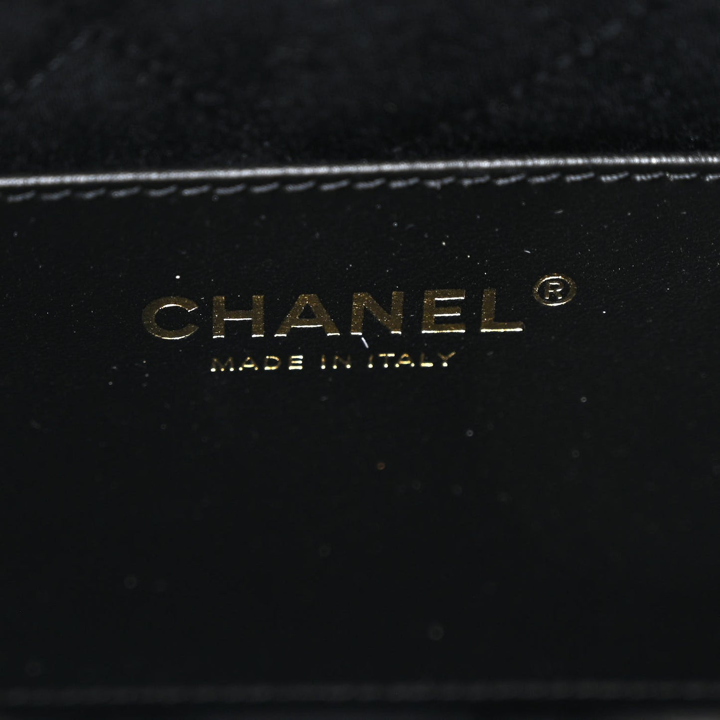 Shiny Caviar Quilted Monochrome Mini Chanel 22 Black