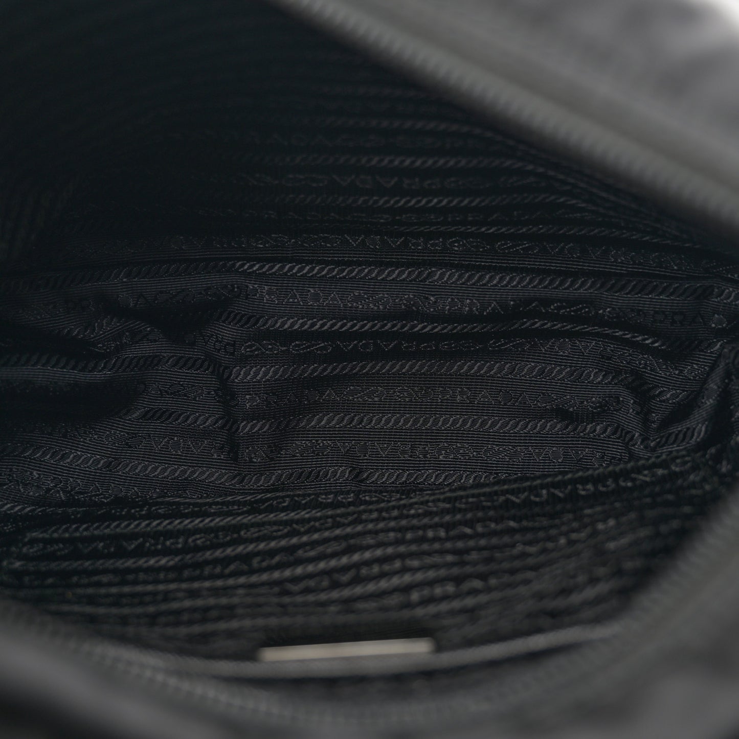 Nylon Vela Messenger Black