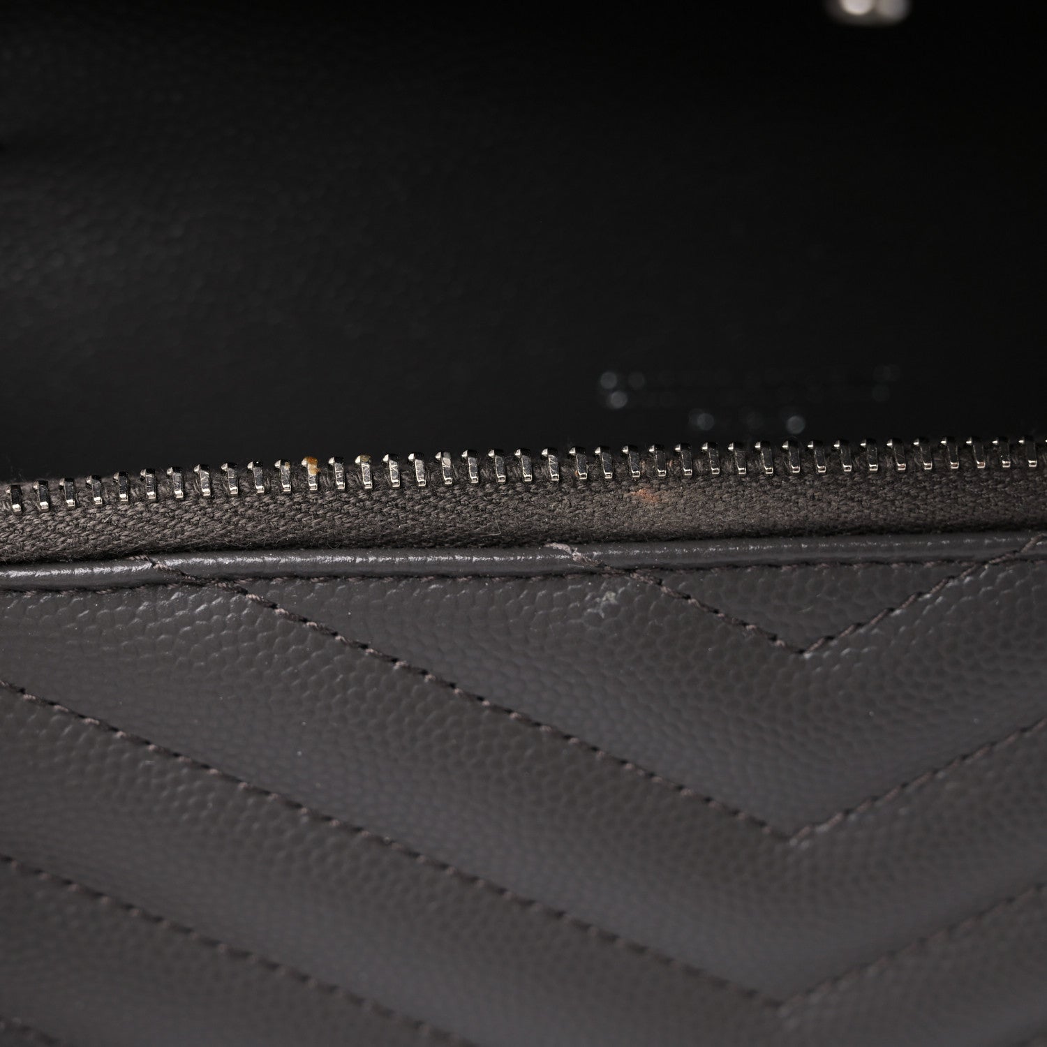 Saint Laurent Grain De Poudre Matelasse Chevron Monogram Envelope Chain Wallet Gray 11 of 13