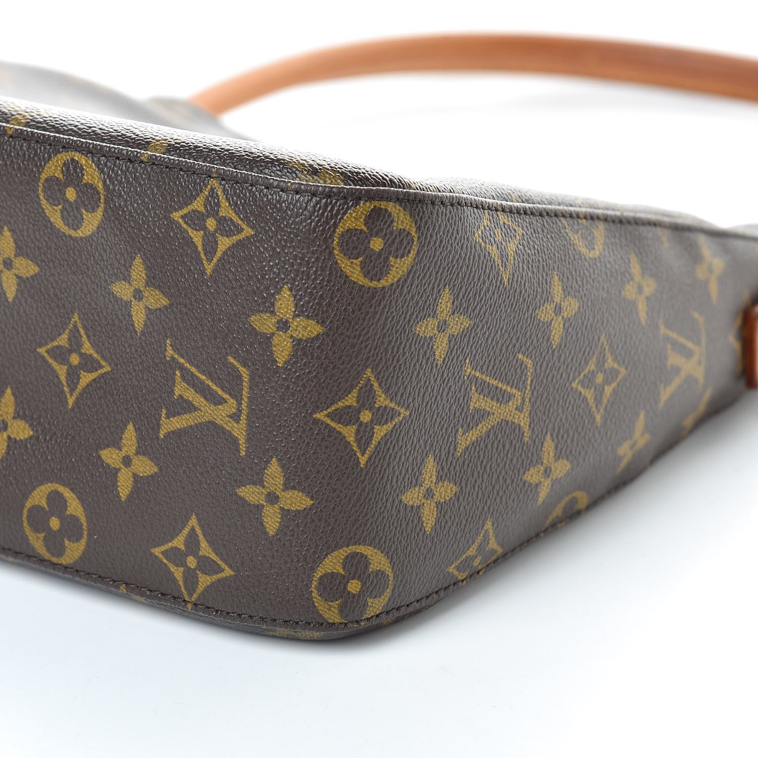 Louis Vuitton Monogram Looping MM 9 of 9