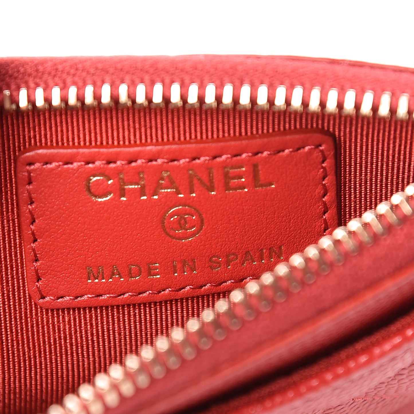 Caviar Quilted CC Zip Card Holder Red