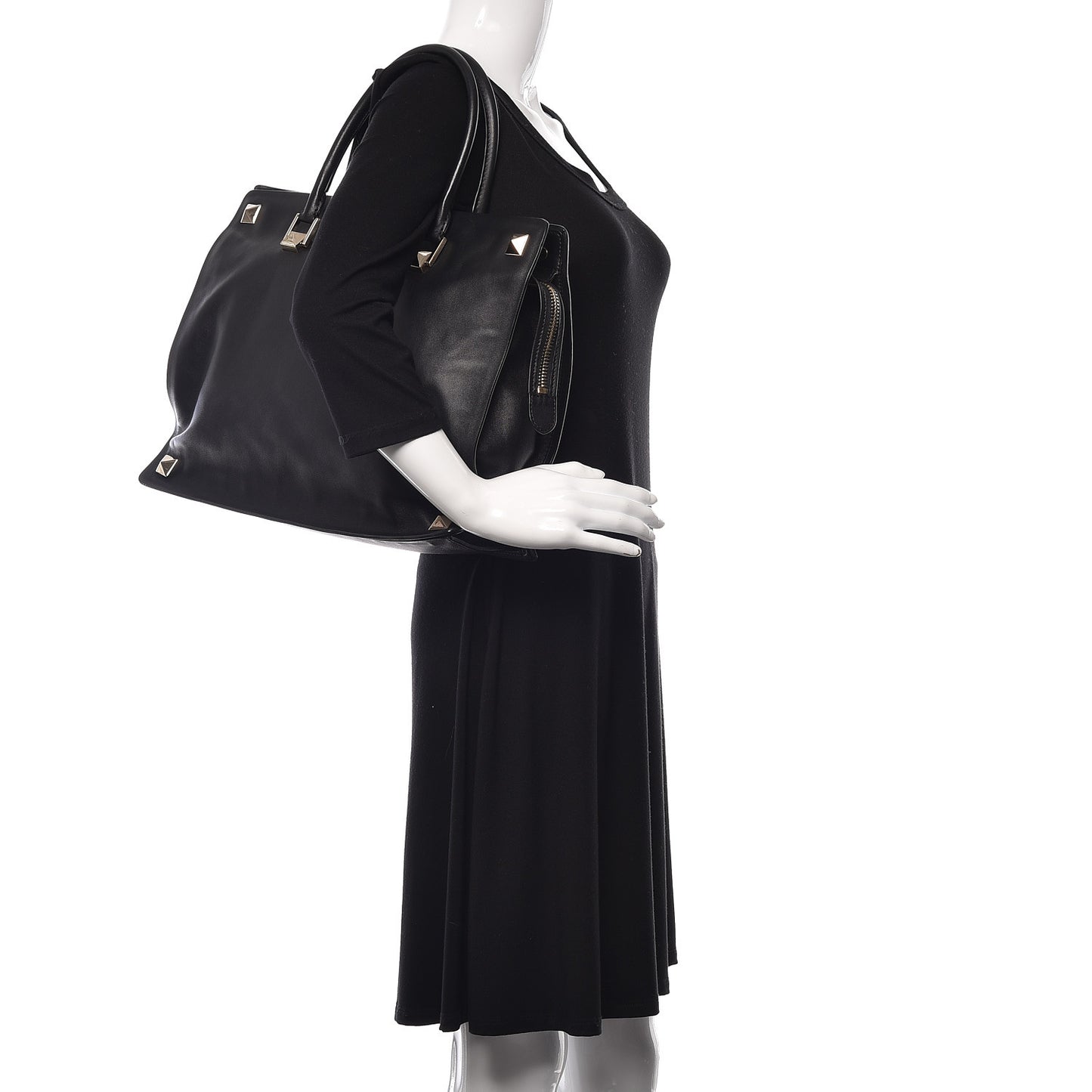 Vitello Macro Rockstud Runway Tote Black