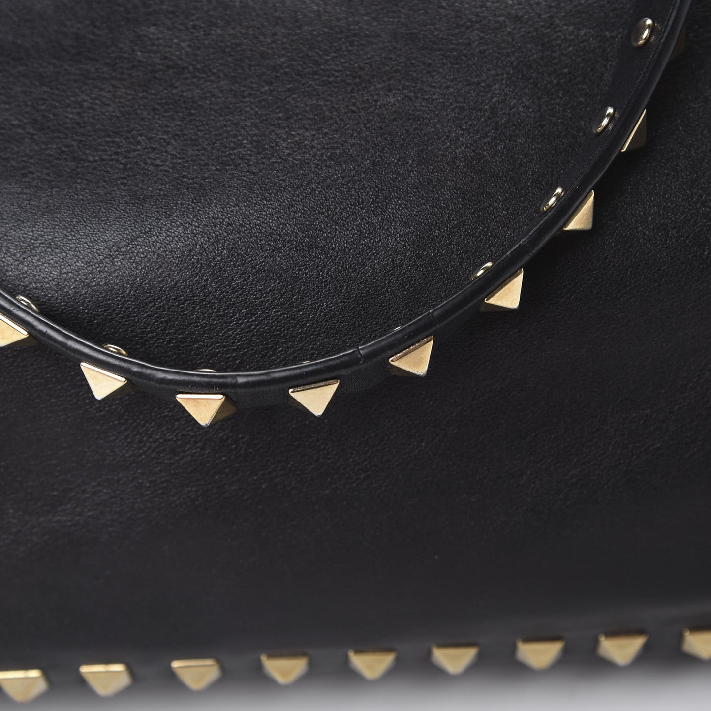 Vitello Medium Rockstud Tote Black
