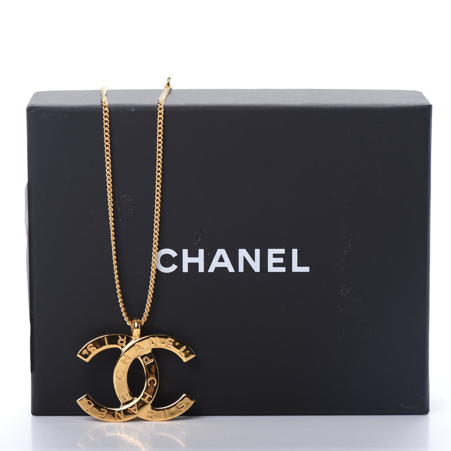 Metal CC Paris Button Necklace Gold
