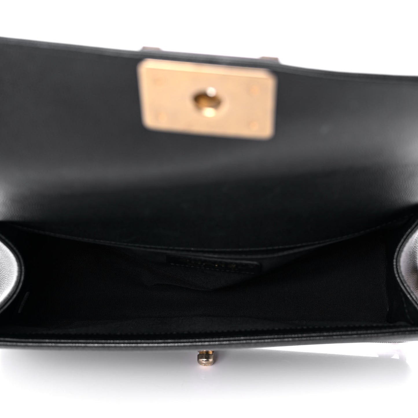 Caviar Quilted Medium Boy Flap Black