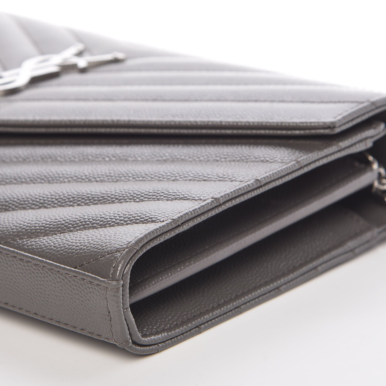 Saint Laurent Grain De Poudre Matelasse Chevron Monogram Chain Wallet Earth 8 of 9
