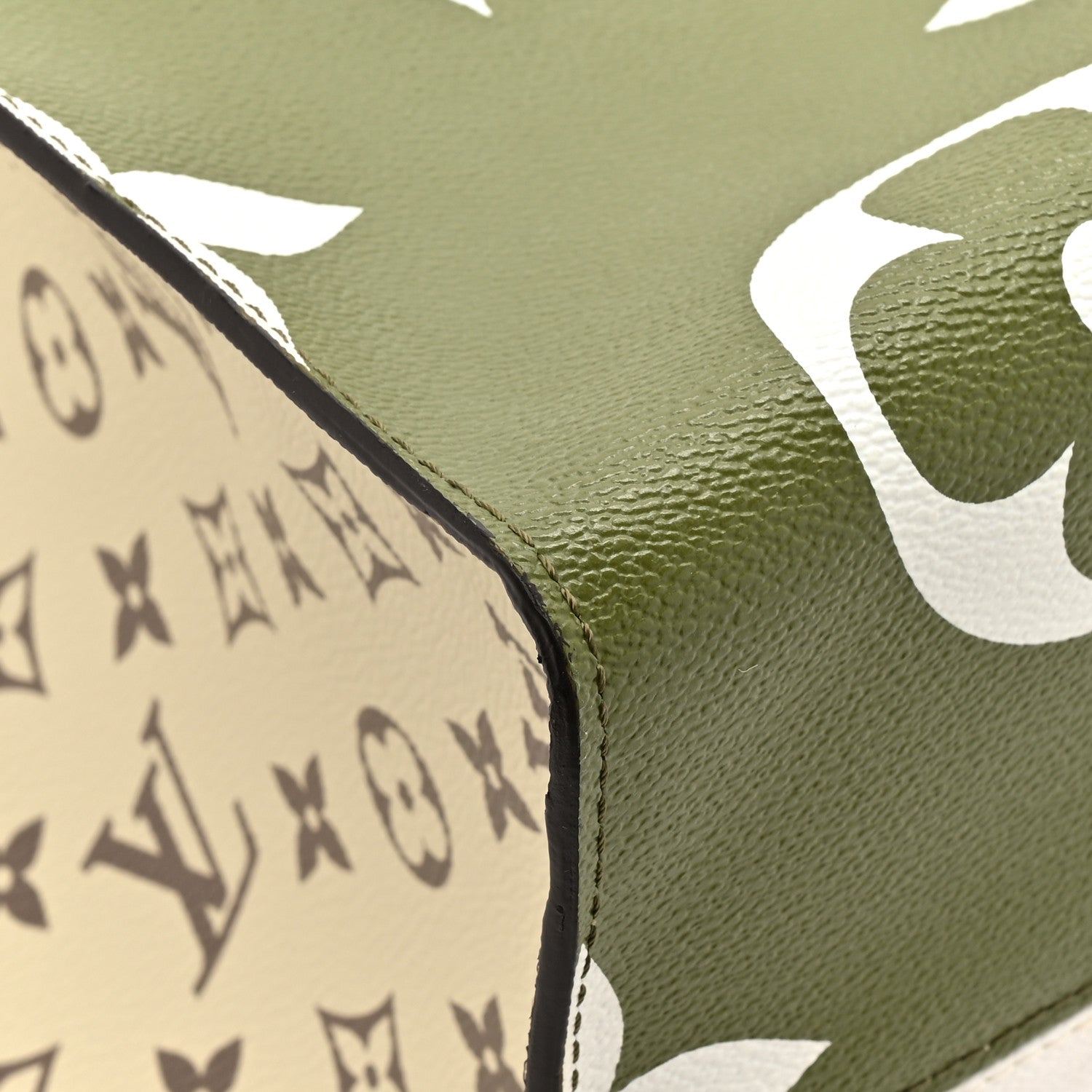 Louis Vuitton Monogram Giant Onthego GM Kaki Beige 12 of 13