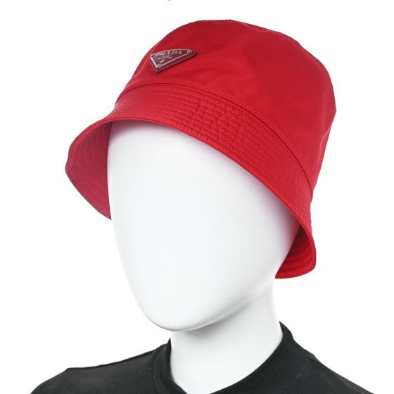 Re-Nylon Metal Triangle Logo Womens Bucket Hat S Rosso