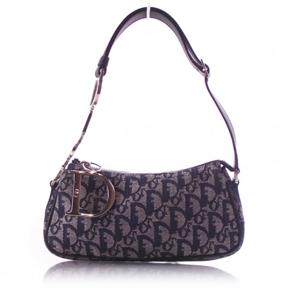 Monogram Pochette Black