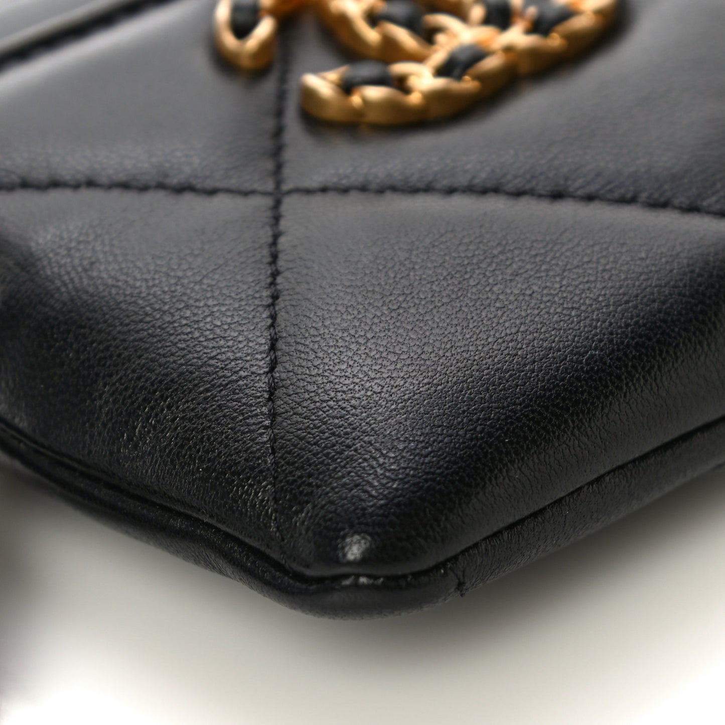 Lambskin Quilted Chanel 19 Zip Card Holder Wallet Black