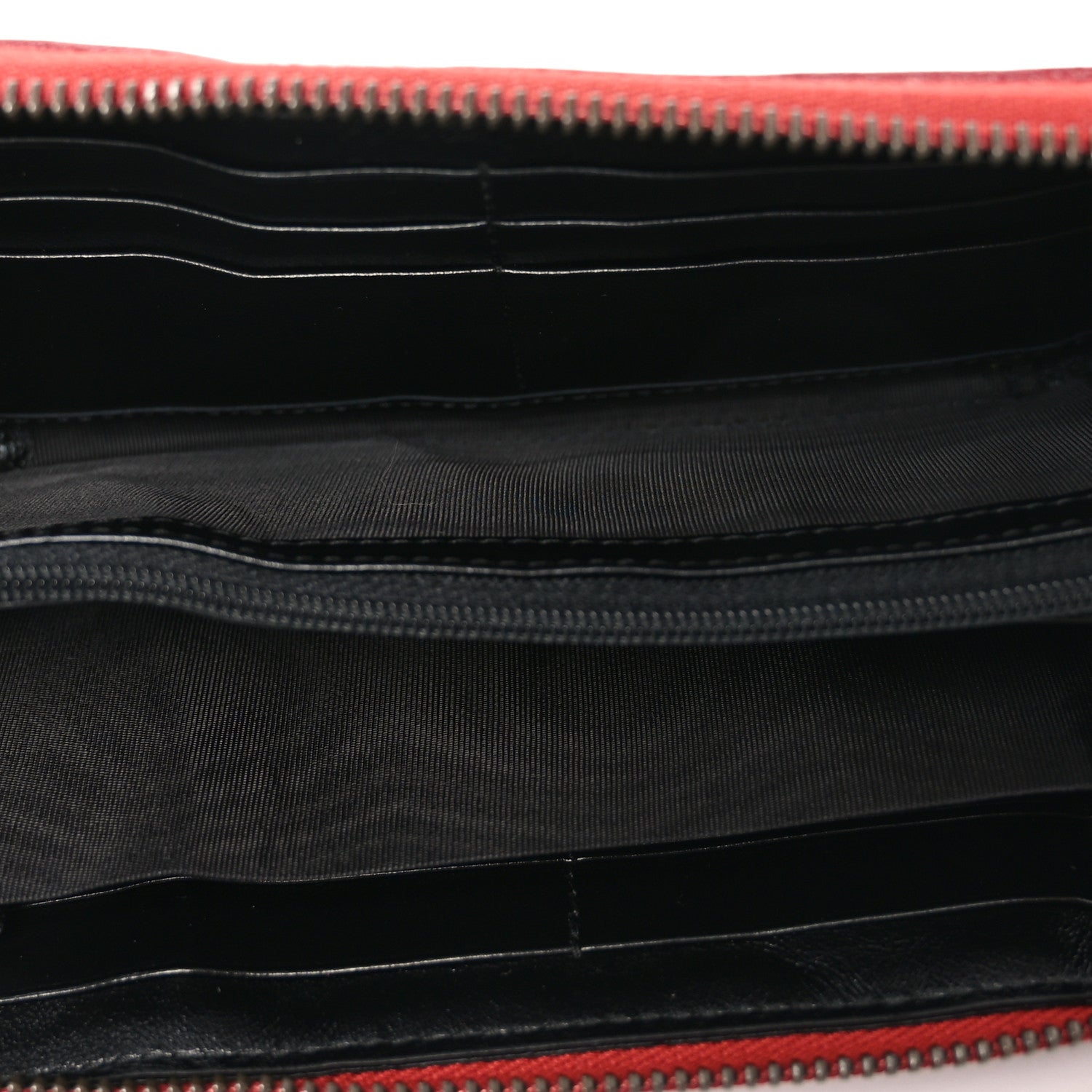 Gucci Vintage Effect Calfskin Matelasse Diagonal Torchon GG Marmont Zip Around Wallet Black Romantic Cherry 5 of 7